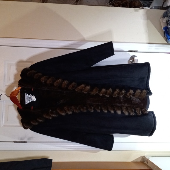 Vintage Marvin Richard’s black hooded Coat With Faux Fur Trim SZ.L
